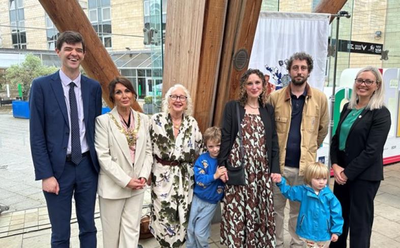 James Henderson, Director of Policy and Democratic Engagement, Lord Mayor Cllr Jayne Dunn, Kate Josephs, Chief Executive, and Bob Kerslake's wife, children and grandchildren.