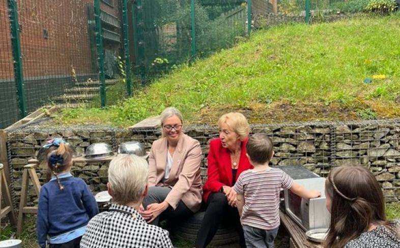 Chief Executive, Kate Josephs and Dame Andrea Leadsom, the Government’s Early Years Advisor, in Sheffield.