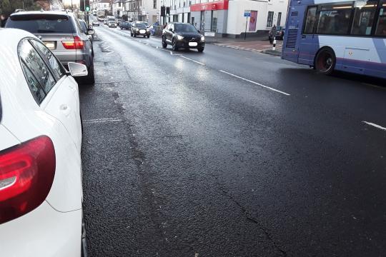 Cars and buses on Chesterfield Road